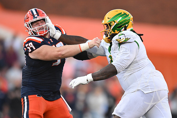 COLLEGE FOOTBALL: OCT 24 Oregon at Illinois