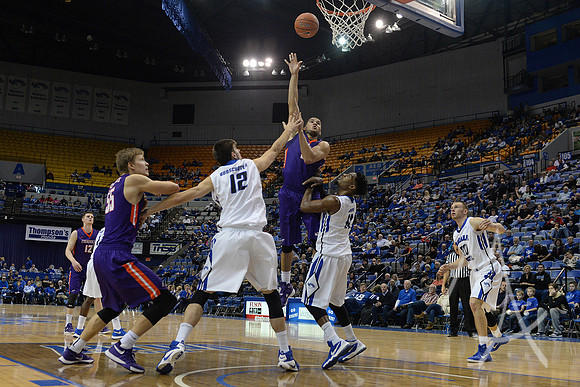 NCAA BASKETBALL: JAN 24 Evansville at Indiana State