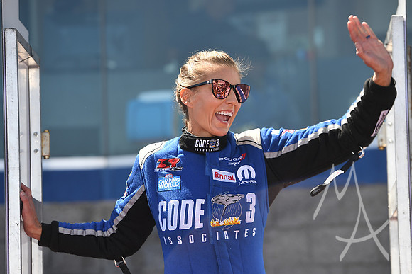 AUTO: APR 16 NHRA Four Wide Nationals