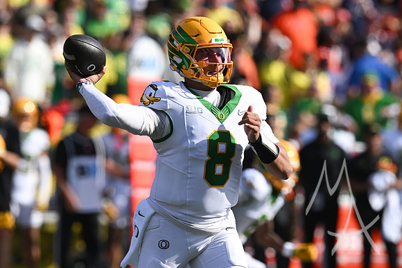 COLLEGE FOOTBALL: OCT 24 Oregon at Illinois