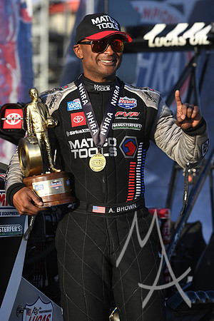 AUTO: APR 16 NHRA Four Wide Nationals