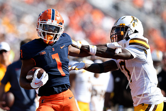 COLLEGE FOOTBALL: AUG 27 Wyoming at Illinois