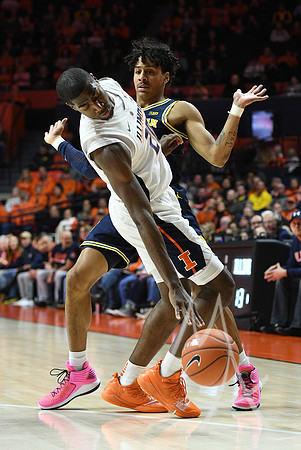 COLLEGE BASKETBALL: JAN 10 Michigan at Illinois