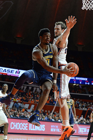 NCAA BASKETBALL: JAN 11 Michigan at Illinois