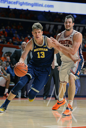 NCAA BASKETBALL: JAN 11 Michigan at Illinois
