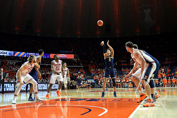 NCAA BASKETBALL: JAN 11 Michigan at Illinois
