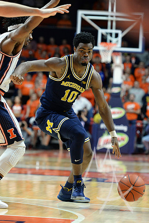 NCAA BASKETBALL: JAN 11 Michigan at Illinois