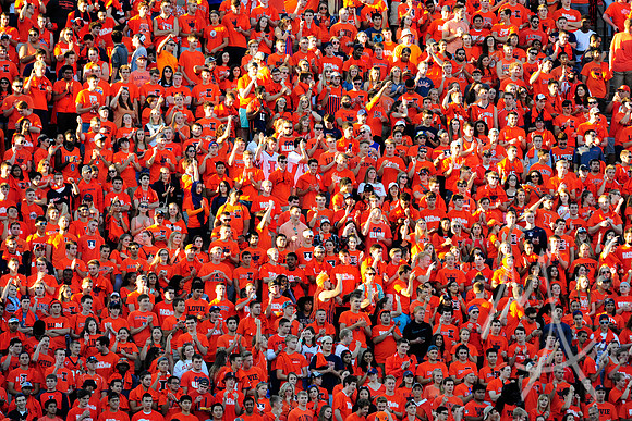 NCAA FOOTBALL: SEP 10 North Carolina at Illinois