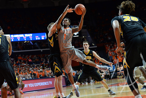 NCAA BASKETBALL: JAN 25 Iowa at Illinois