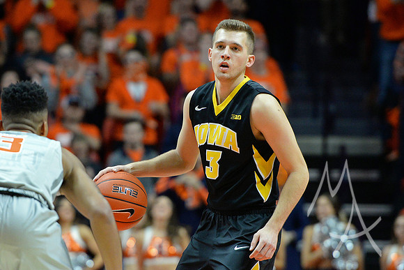 COLLEGE BASKETBALL: JAN 25 Iowa at Illinois
