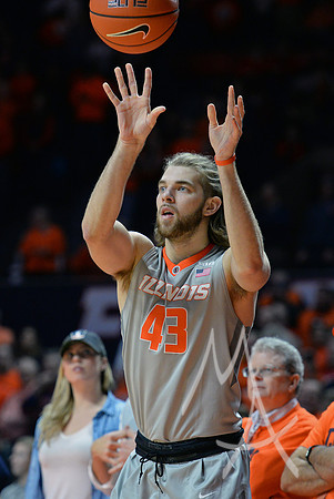 COLLEGE BASKETBALL: JAN 25 Iowa at Illinois