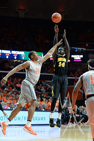 COLLEGE BASKETBALL: JAN 25 Iowa at Illinois