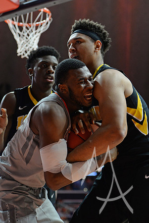 COLLEGE BASKETBALL: JAN 25 Iowa at Illinois
