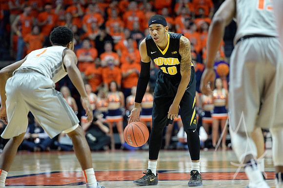 COLLEGE BASKETBALL: JAN 25 Iowa at Illinois