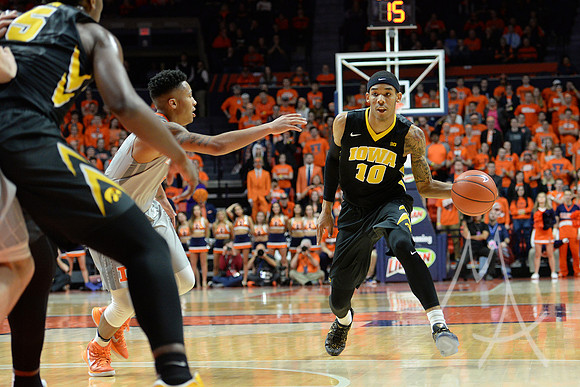 COLLEGE BASKETBALL: JAN 25 Iowa at Illinois