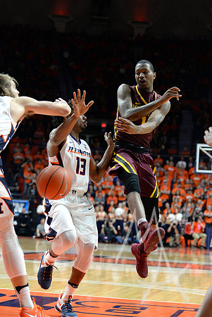 COLLEGE BASKETBALL: FEB 04 Minnesota at Illinois
