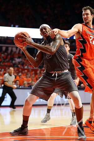 COLLEGE BASKETBALL: FEB 21 Northwestern at Illinois