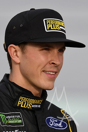 AUTO: MAR 10 NASCAR Monster Energy Cup Series - Kobalt 400