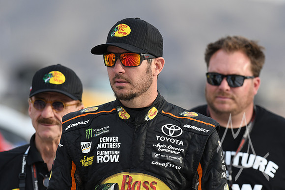 AUTO: MAR 10 NASCAR Monster Energy Cup Series - Kobalt 400