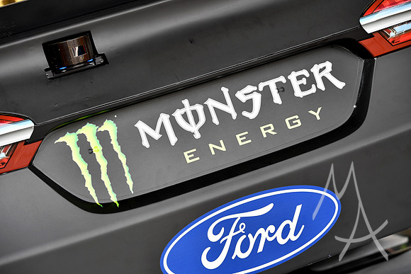 AUTO: MAR 10 NASCAR Monster Energy Cup Series - Kobalt 400