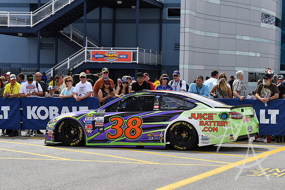 AUTO: MAR 10 NASCAR Monster Energy Cup Series - Kobalt 400