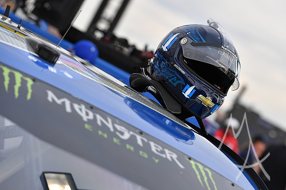 AUTO: MAR 10 NASCAR Monster Energy Cup Series - Kobalt 400