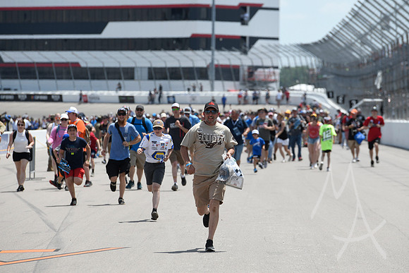 AUTO: JUN 05 NASCAR Cup Series Enjoy Illinois 300 Presented by TicketSmarter
