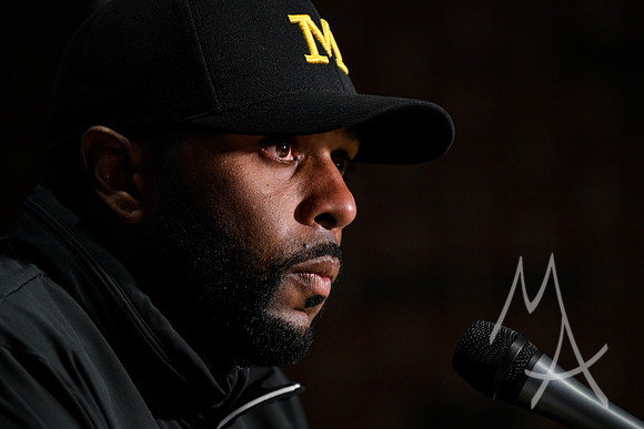 COLLEGE FOOTBALL: OCT 19 Michigan at Illinois