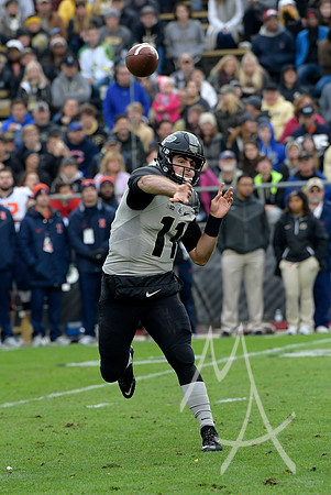 COLLEGE FOOTBALL: NOV 04 Illinois at Purdue