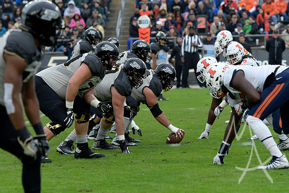 COLLEGE FOOTBALL: NOV 04 Illinois at Purdue