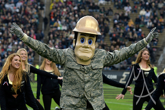 COLLEGE FOOTBALL: NOV 04 Illinois at Purdue