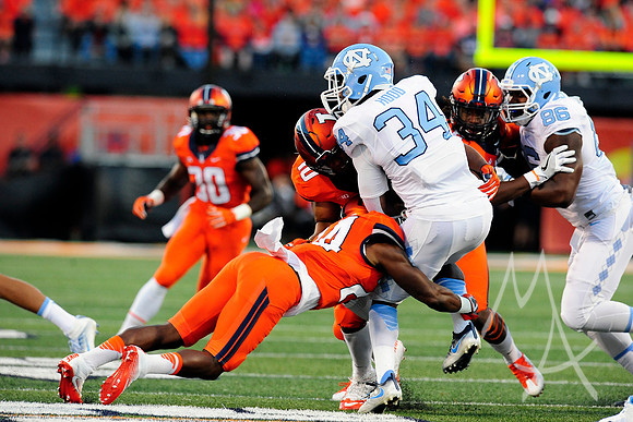 NCAA FOOTBALL: SEP 10 North Carolina at Illinois