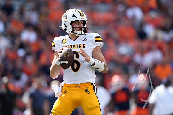 COLLEGE FOOTBALL: AUG 27 Wyoming at Illinois