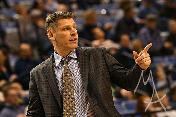 COLLEGE BASKETBALL: FEB 10 Loyola-Chicago at Indiana State