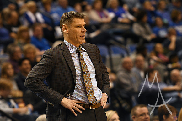 COLLEGE BASKETBALL: FEB 10 Loyola-Chicago at Indiana State