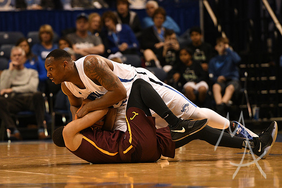 COLLEGE BASKETBALL: FEB 10 Loyola-Chicago at Indiana State