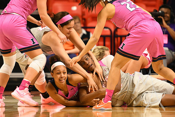 COLLEGE BASKETBALL: FEB 13 Women's - Ohio State at Illinois