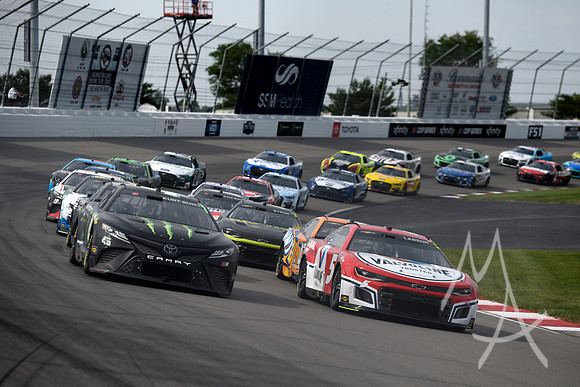 AUTO: JUN 05 NASCAR Cup Series Enjoy Illinois 300 Presented by TicketSmarter
