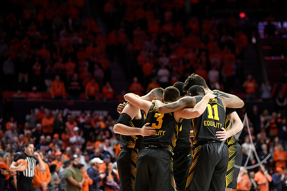 Iowa Illinois Basketball