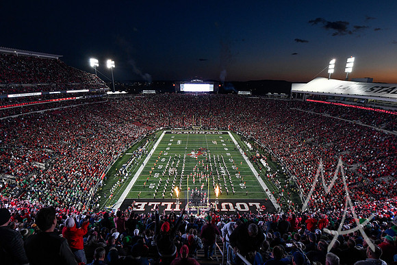 COLLEGE FOOTBALL: OCT 07 Notre Dame at Louisville