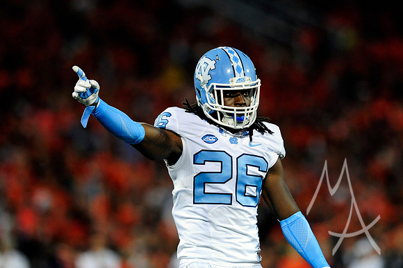 NCAA FOOTBALL: SEP 10 North Carolina at Illinois