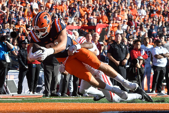 COLLEGE FOOTBALL: OCT 21 Wisconsin at Illinois