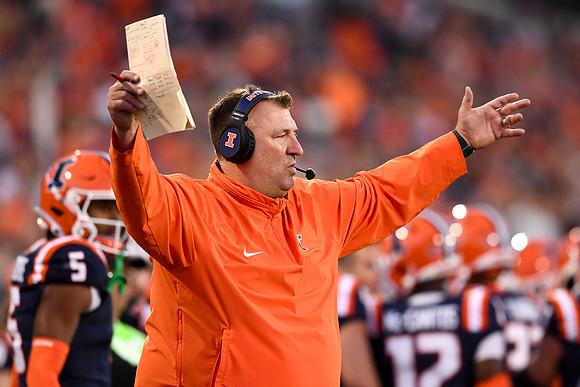 COLLEGE FOOTBALL: OCT 21 Wisconsin at Illinois