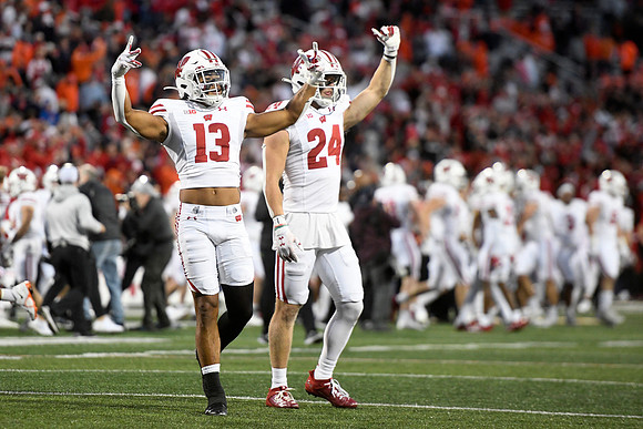 COLLEGE FOOTBALL: OCT 21 Wisconsin at Illinois