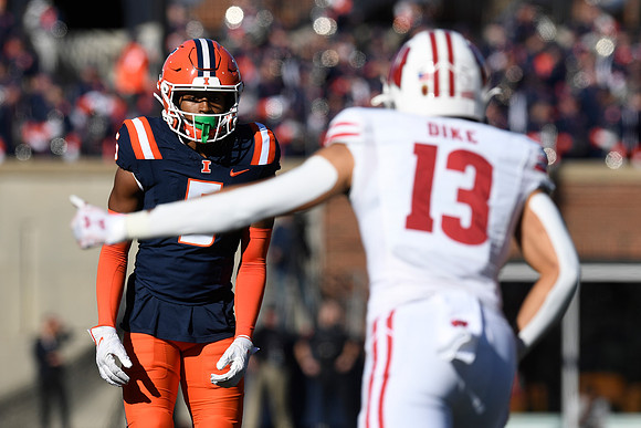 COLLEGE FOOTBALL: OCT 21 Wisconsin at Illinois