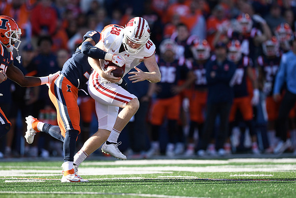 COLLEGE FOOTBALL: OCT 21 Wisconsin at Illinois