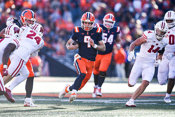 COLLEGE FOOTBALL: OCT 21 Wisconsin at Illinois