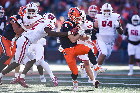 COLLEGE FOOTBALL: OCT 21 Wisconsin at Illinois
