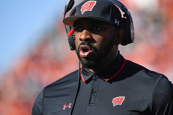 COLLEGE FOOTBALL: OCT 21 Wisconsin at Illinois