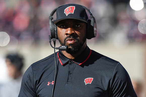 COLLEGE FOOTBALL: OCT 21 Wisconsin at Illinois